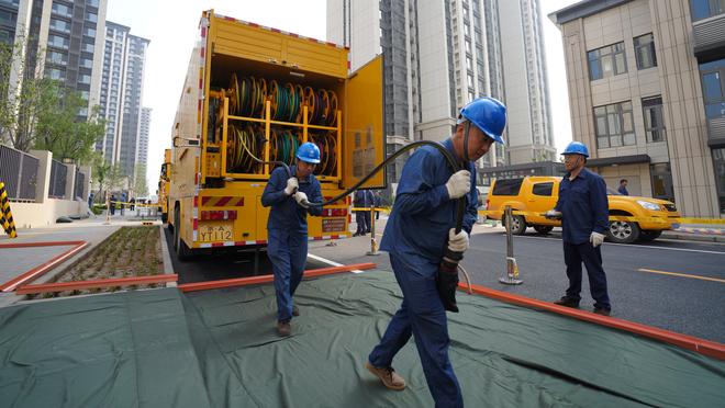 法国足球评历史最佳11人阵：梅罗领衔 贝利、老马和贝肯鲍尔入选